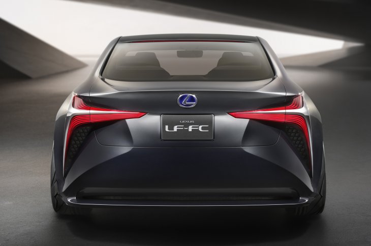 Lexus LF-FC представлена в Токио
