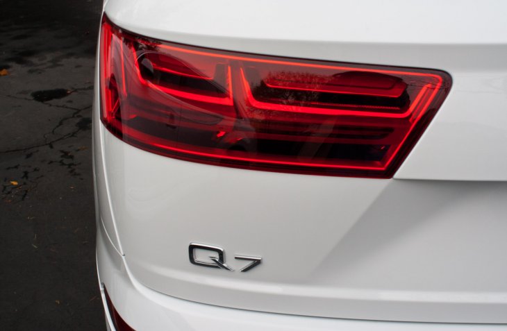 Новый "Великан" Audi Q7