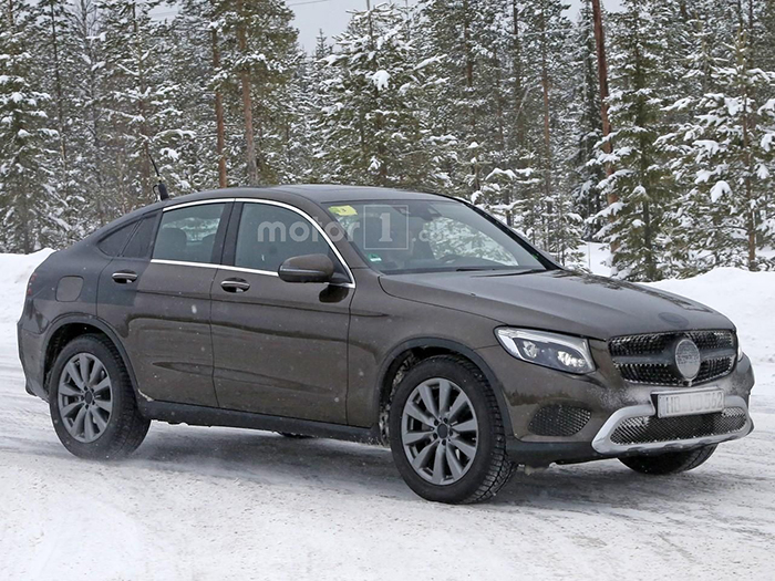 В сети появилось первое видео авто Mercedes GLC Coupe