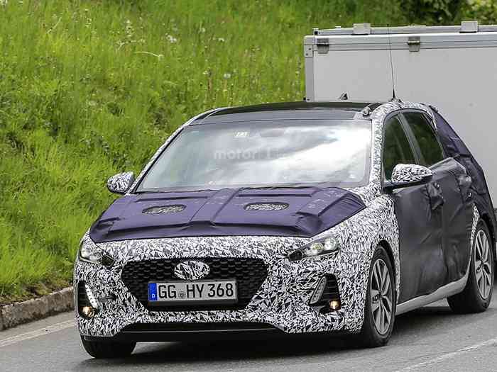 Hyundai готовит обновление i30 Hyundai готовит обновление i30
