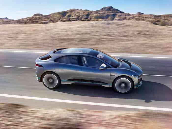 Jaguar представил свой первый электрический кроссовер I-Pace Jaguar представил свой первый электрический кроссовер I-Pace